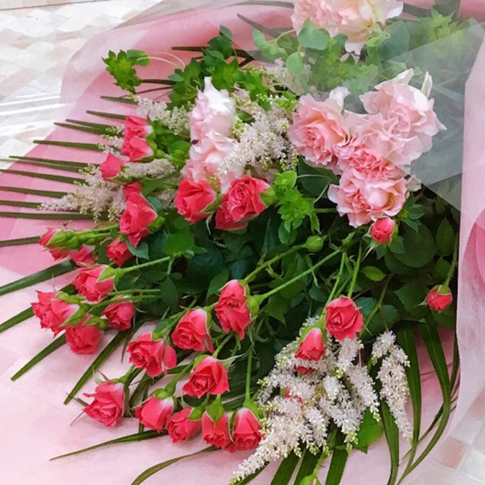 ピンクのスプレーバラの花束（H50)
