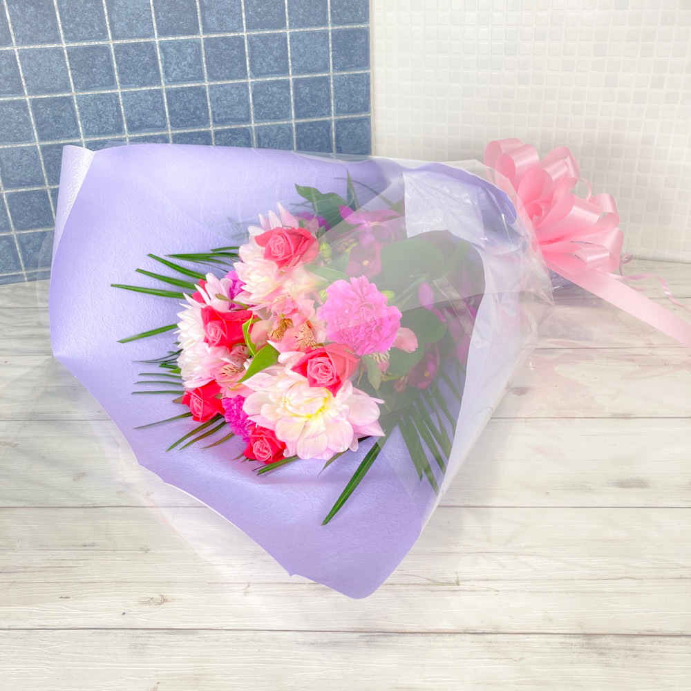 ピンクバラとピンクのお花のグラデーション花束（H70）【送料無料】