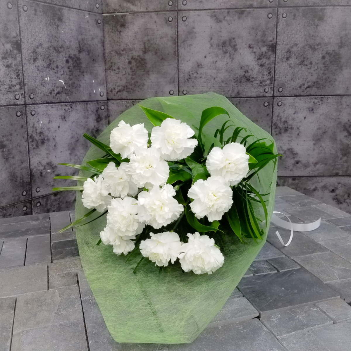 【御供】白カーネーションの花束（H50）