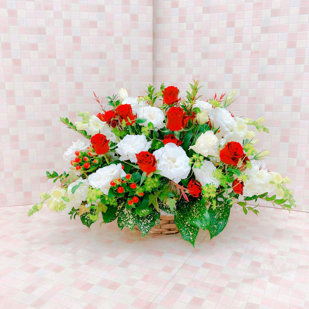 紅白のバラのアレンジメント（H40）【送料無料】